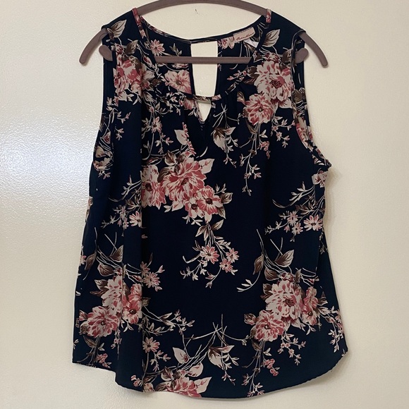 Tops - Sleeveless Floral V-Neck Tank Top - Black with Pink Floral